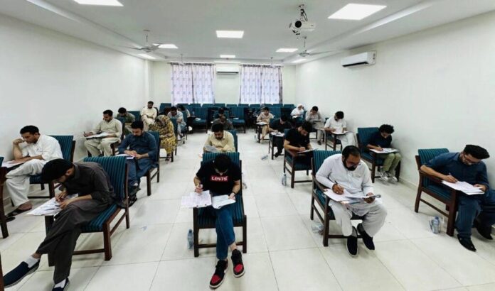 Afghan-students-1024x603 (1)